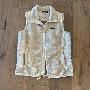 Patagonia Off-White Sherpa Fleece Vest medium